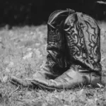 Er der nogle læderprodukter, jeg ikke bør bruge læderrens på?